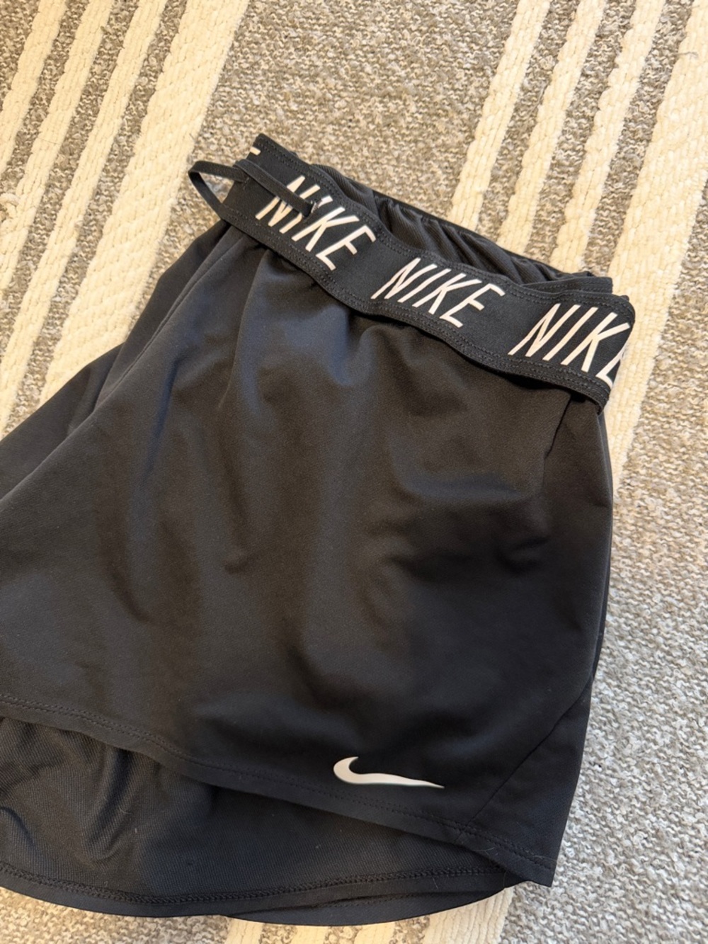 NIKE // 5” RUNNING SHORT - Picture 2 of 5